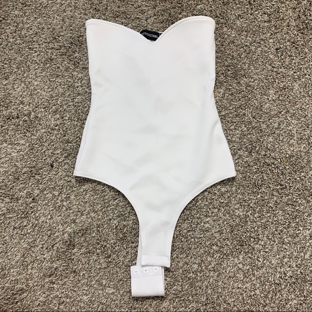 pretty little thing sweetheart body suit